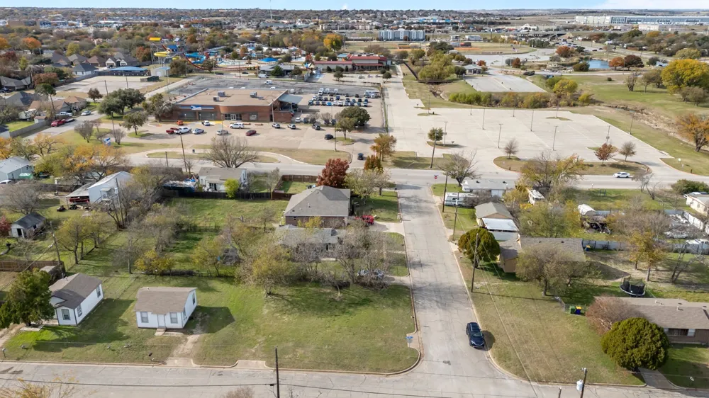 8707 Ronnie Street White Settlement, TX 76108