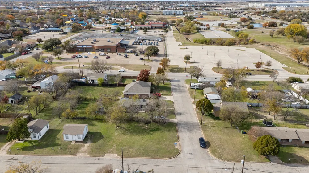 8707 Ronnie Street White Settlement, TX 76108
