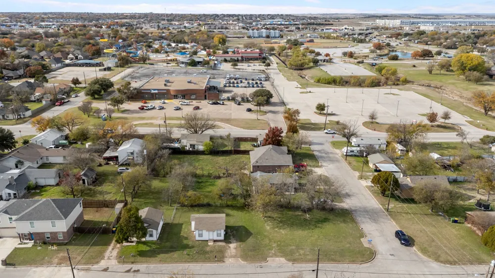 8707 Ronnie Street White Settlement, TX 76108