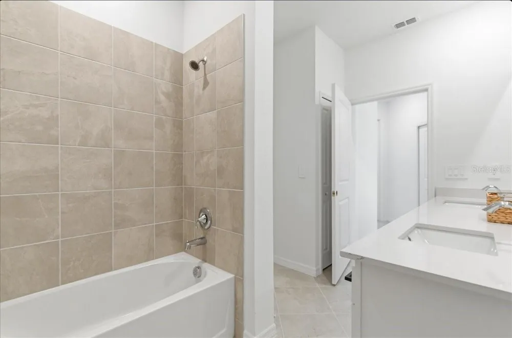 19140 SCALLOP LOOP #308 Lakewood Ranch, FL 34211