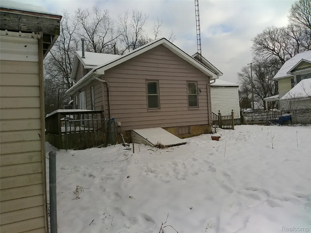 8405 Vassar Road Genesee Charter Township, MI 48458