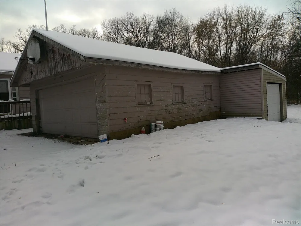 8405 Vassar Road Genesee Charter Township, MI 48458
