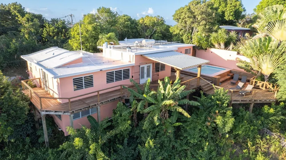 993 CALLE 16 Vieques, PR 00765