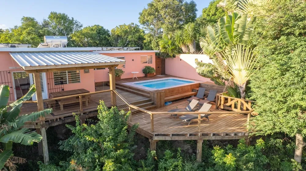 993 CALLE 16 Vieques, PR 00765
