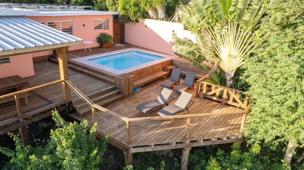 993 CALLE 16 Vieques, PR 00765