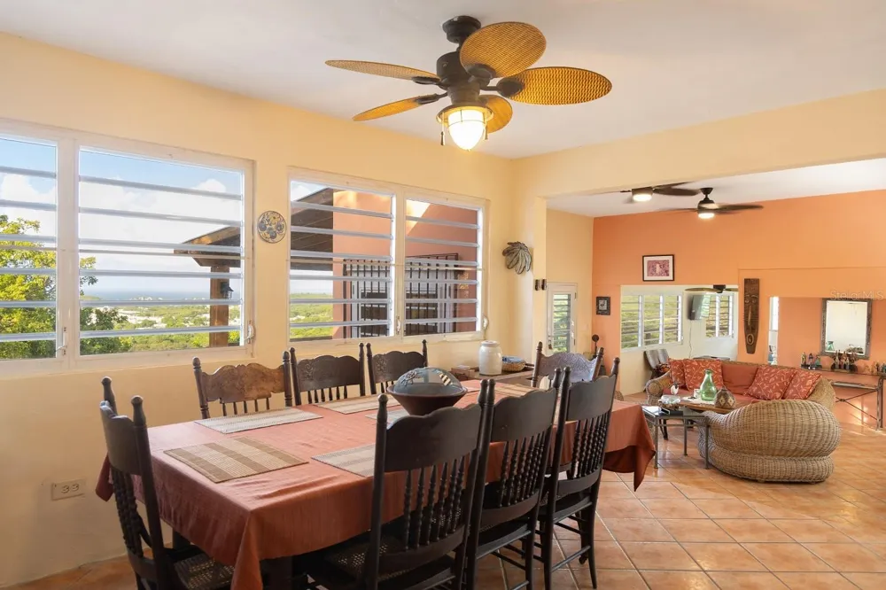 993 CALLE 16 Vieques, PR 00765