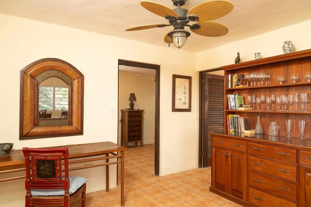 993 CALLE 16 Vieques, PR 00765