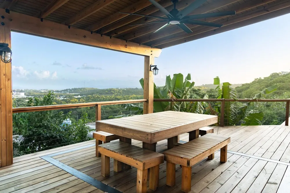 993 CALLE 16 Vieques, PR 00765