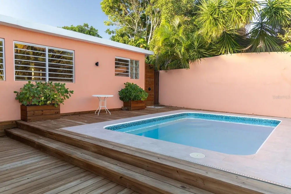 993 CALLE 16 Vieques, PR 00765