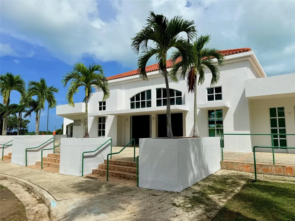 Calle 10 E #101 Rio Grande, PR 00745