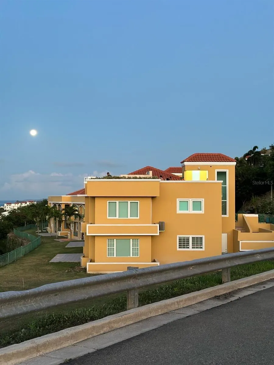Calle 10 E #101 Rio Grande, PR 00745