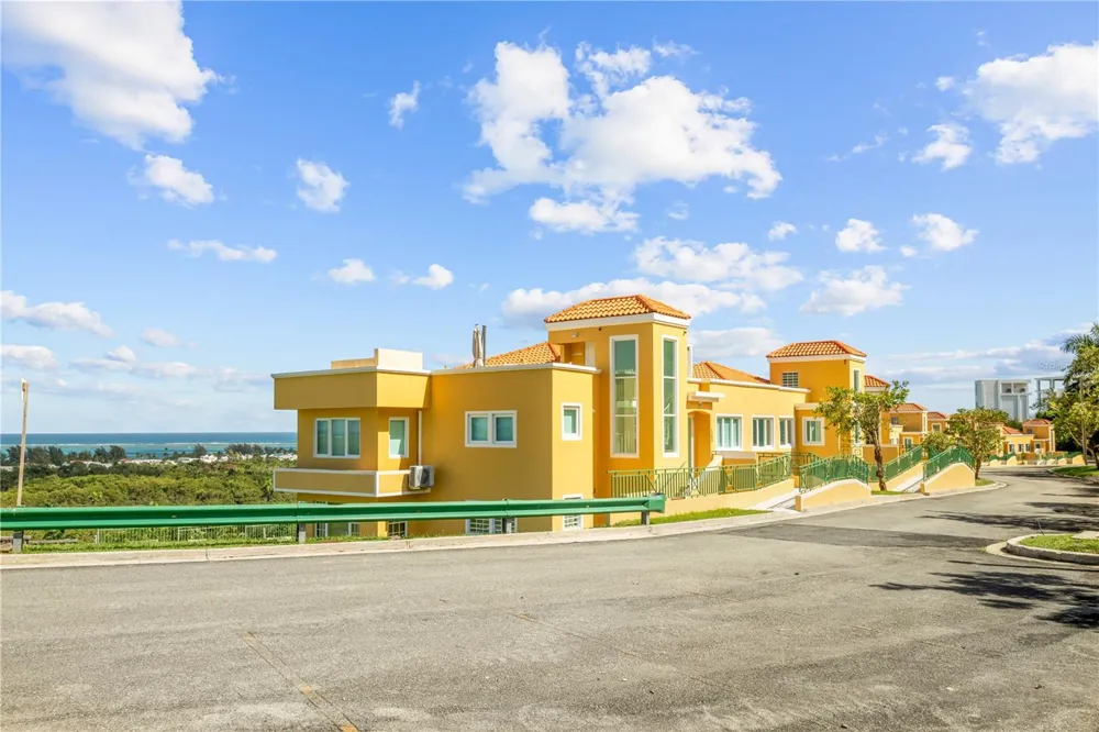 Calle 10 E #101 Rio Grande, PR 00745