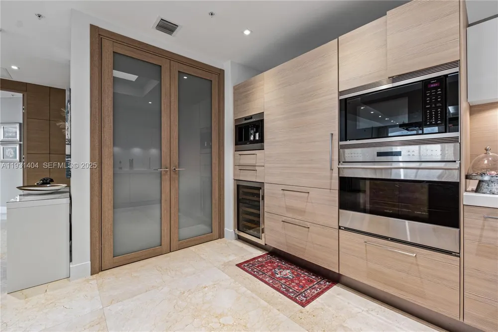 17301 Biscayne Blvd #PH-5 North Miami Beach, FL 33160