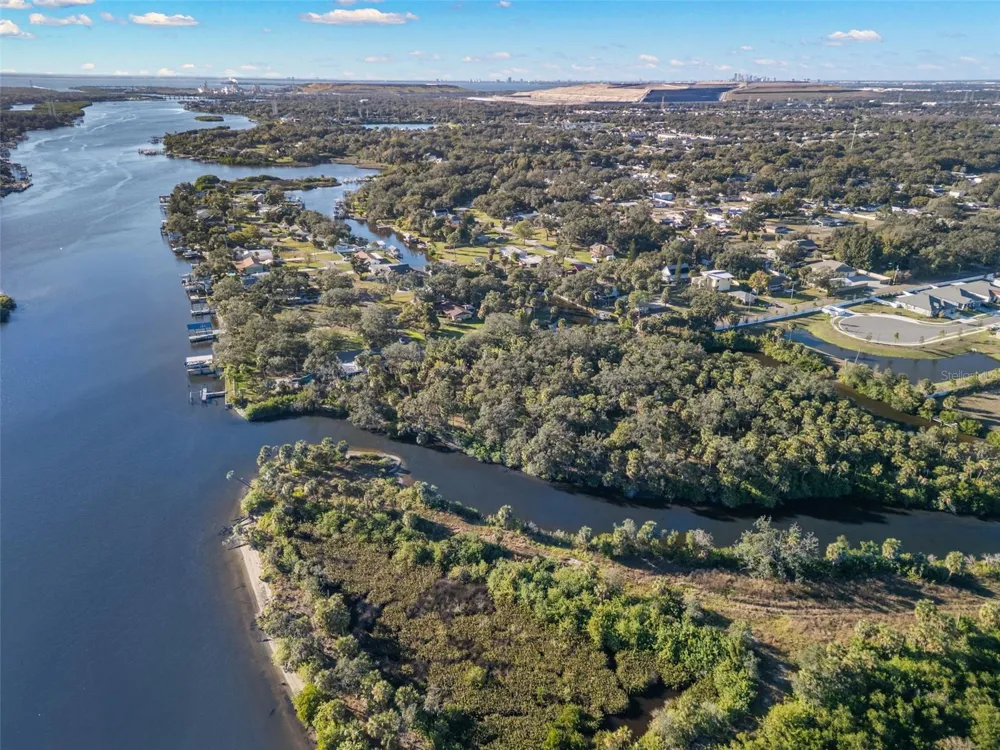 9511 RIVER COVE DRIVE Riverview, FL 33578