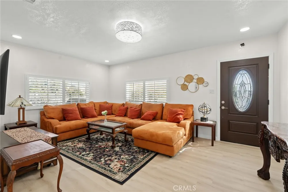 13533 Terra Bella Pacoima, CA 91331