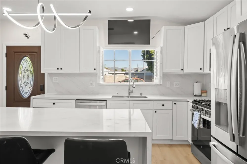 13533 Terra Bella Pacoima, CA 91331