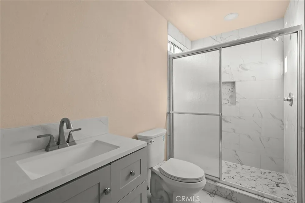 13533 Terra Bella Pacoima, CA 91331
