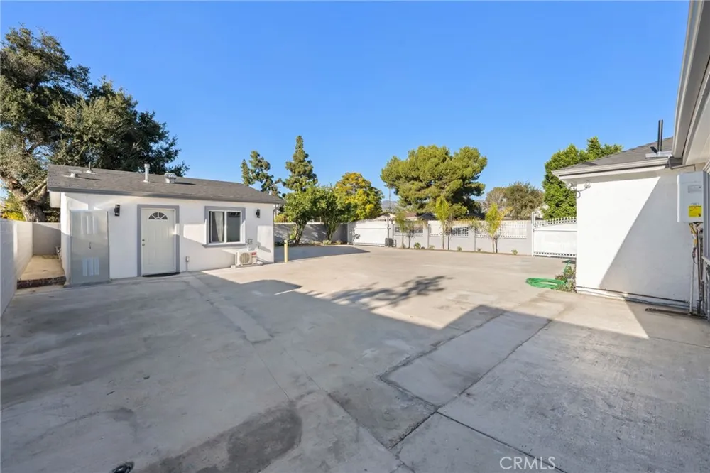 13533 Terra Bella Pacoima, CA 91331