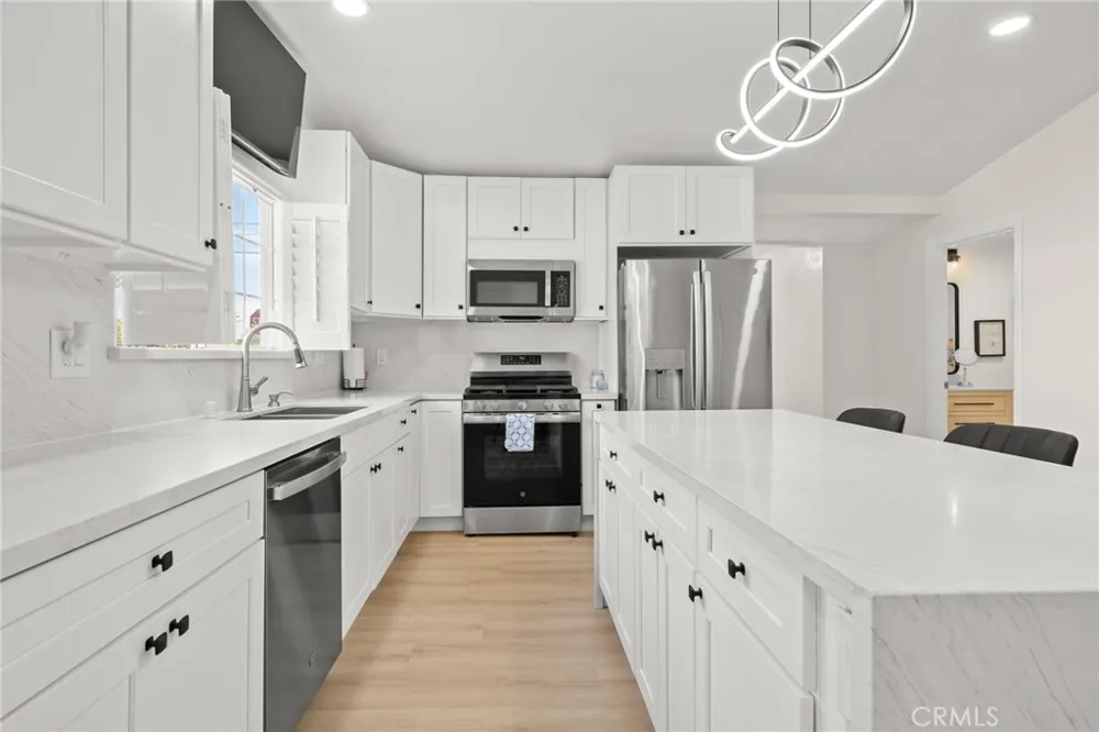 13533 Terra Bella Pacoima, CA 91331