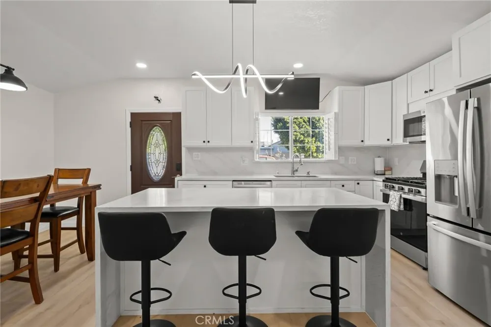 13533 Terra Bella Pacoima, CA 91331