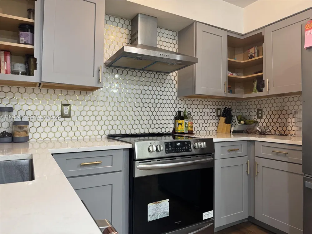 415 SE 4th St South Bay, FL 33493