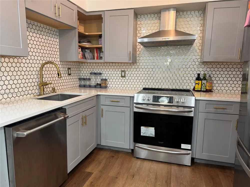 415 SE 4th St South Bay, FL 33493