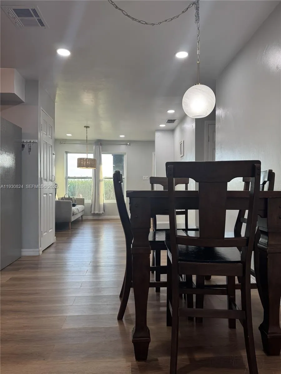 415 SE 4th St South Bay, FL 33493