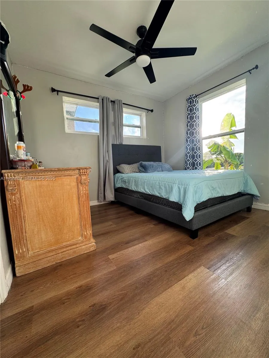 415 SE 4th St South Bay, FL 33493