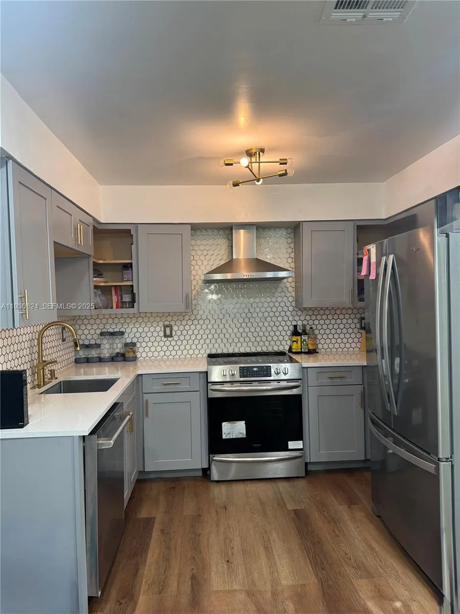 415 SE 4th St South Bay, FL 33493