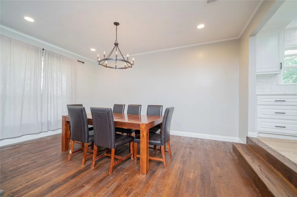812 E 1st Hughes Springs, TX 75656