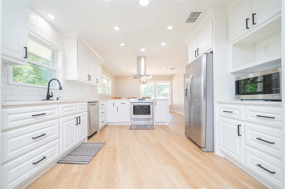 812 E 1st Hughes Springs, TX 75656