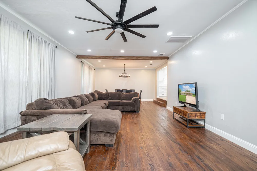 812 E 1st Hughes Springs, TX 75656