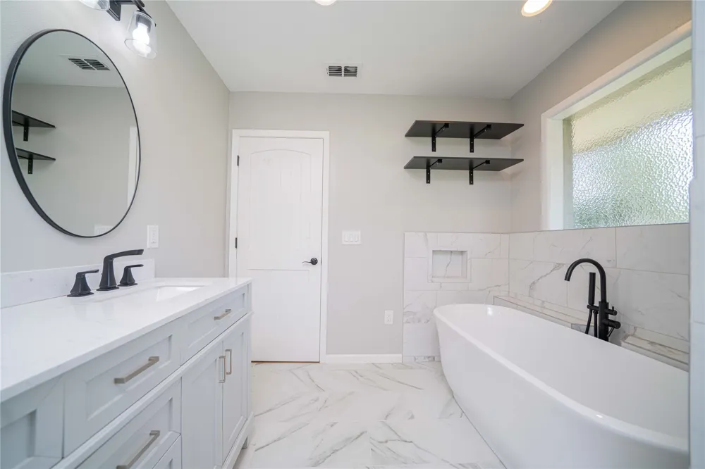 812 E 1st Hughes Springs, TX 75656