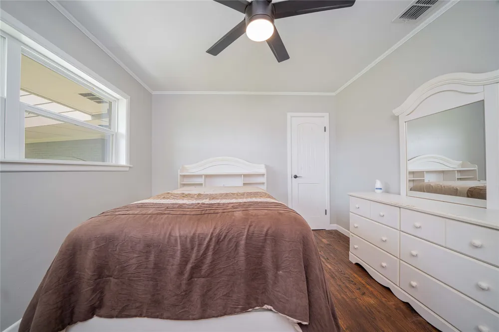 812 E 1st Hughes Springs, TX 75656