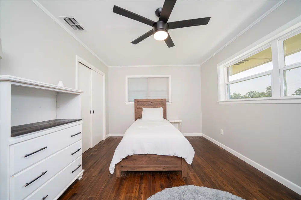 812 E 1st Hughes Springs, TX 75656