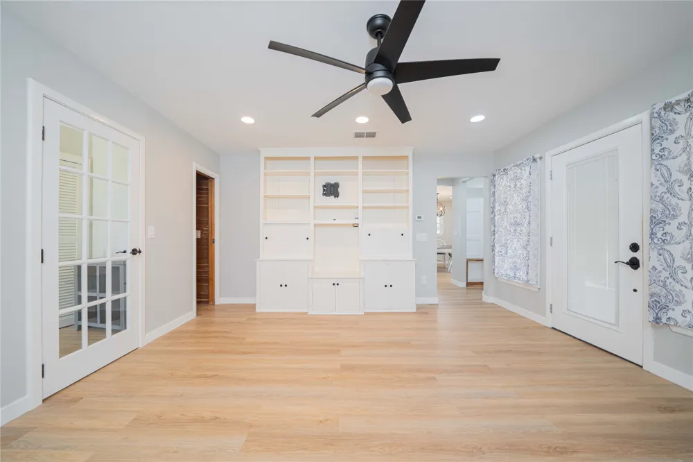 812 E 1st Hughes Springs, TX 75656