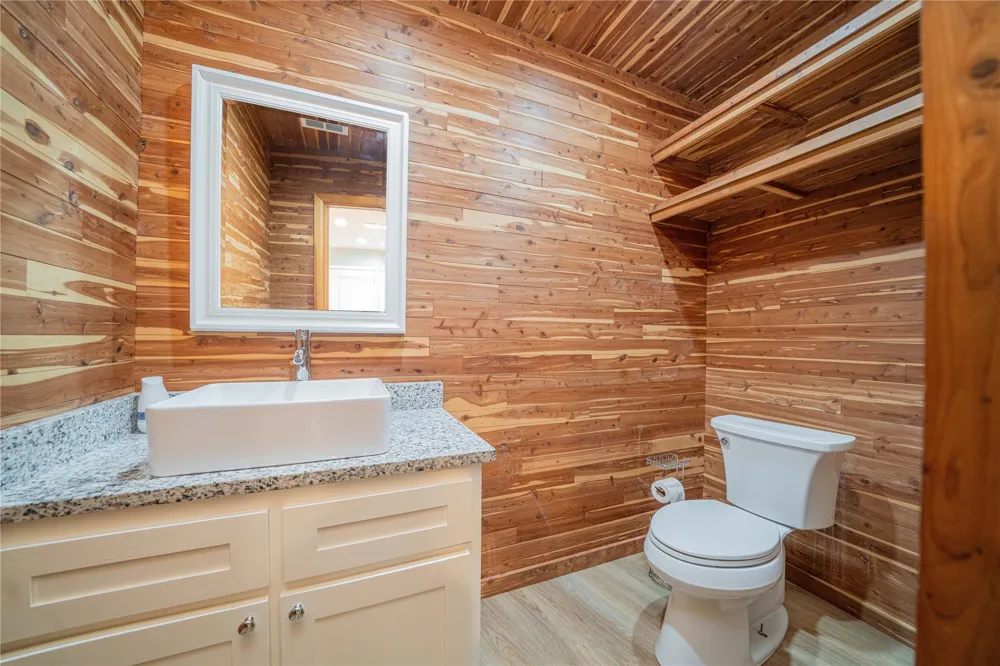 812 E 1st Hughes Springs, TX 75656