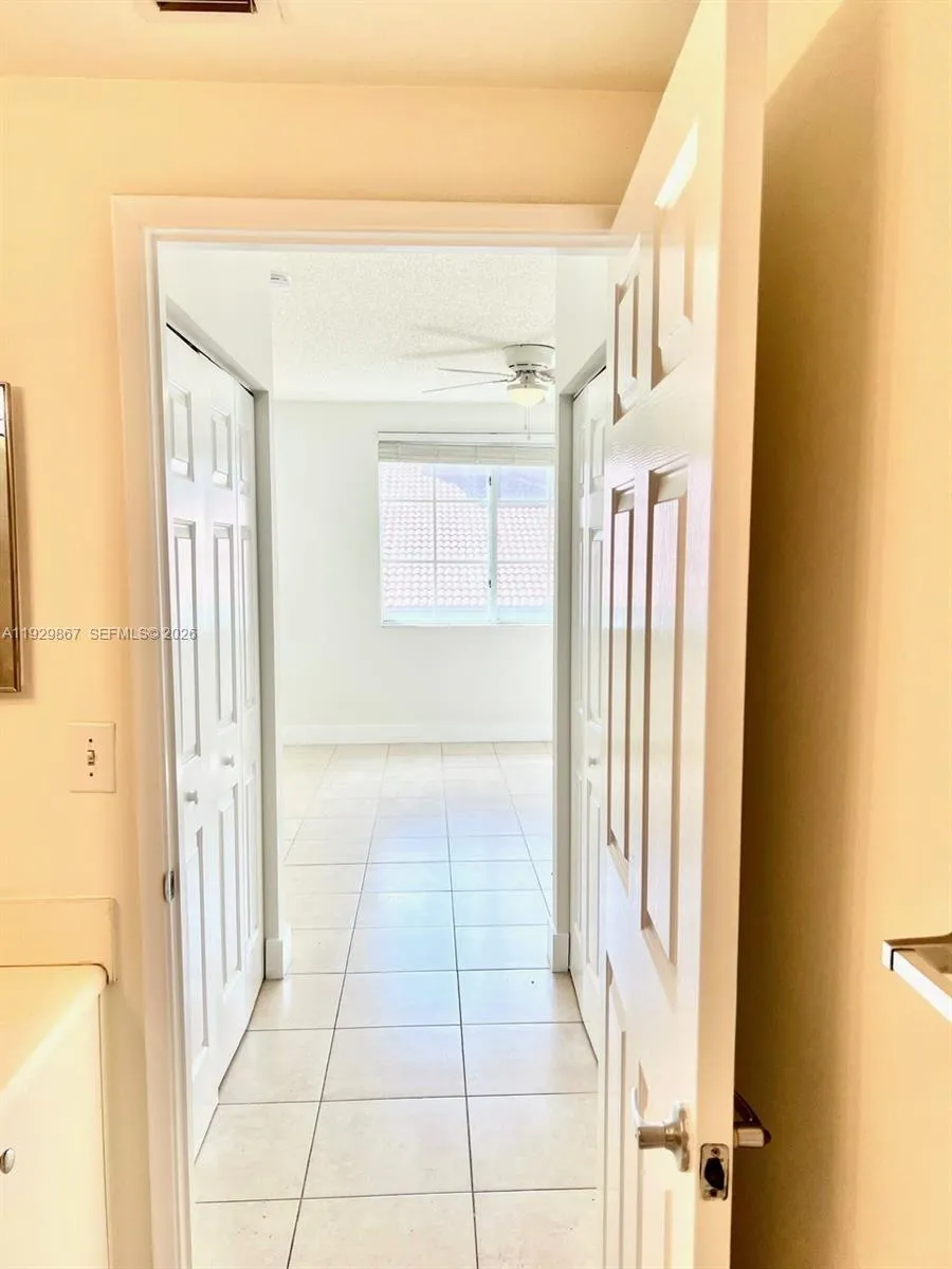 8000 Nob Hill Rd #204 Tamarac, FL 33321