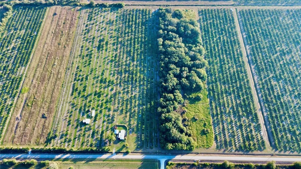 2205 HICKS ROAD Lorida, FL 33857
