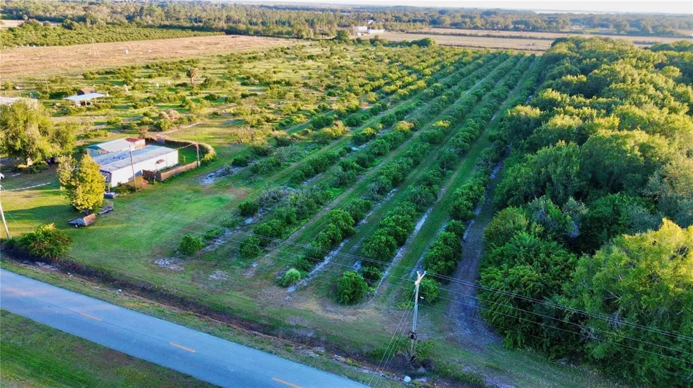 2205 HICKS ROAD Lorida, FL 33857
