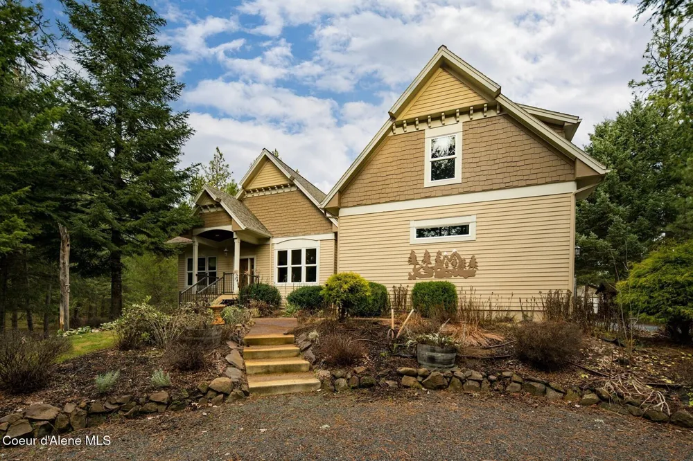 7001 E Chattaroy Road Chattaroy, WA 99003