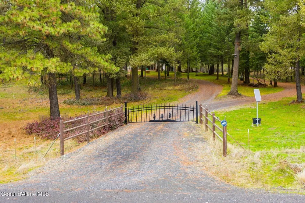 7001 E Chattaroy Road Chattaroy, WA 99003