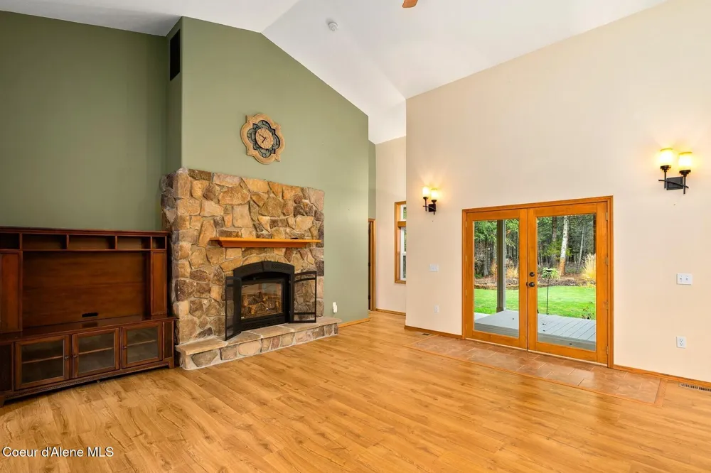 7001 E Chattaroy Road Chattaroy, WA 99003