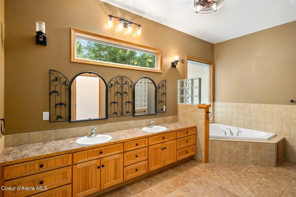 7001 E Chattaroy Road Chattaroy, WA 99003