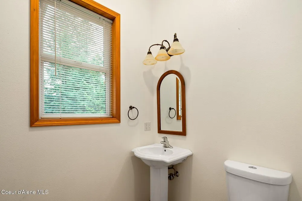 7001 E Chattaroy Road Chattaroy, WA 99003