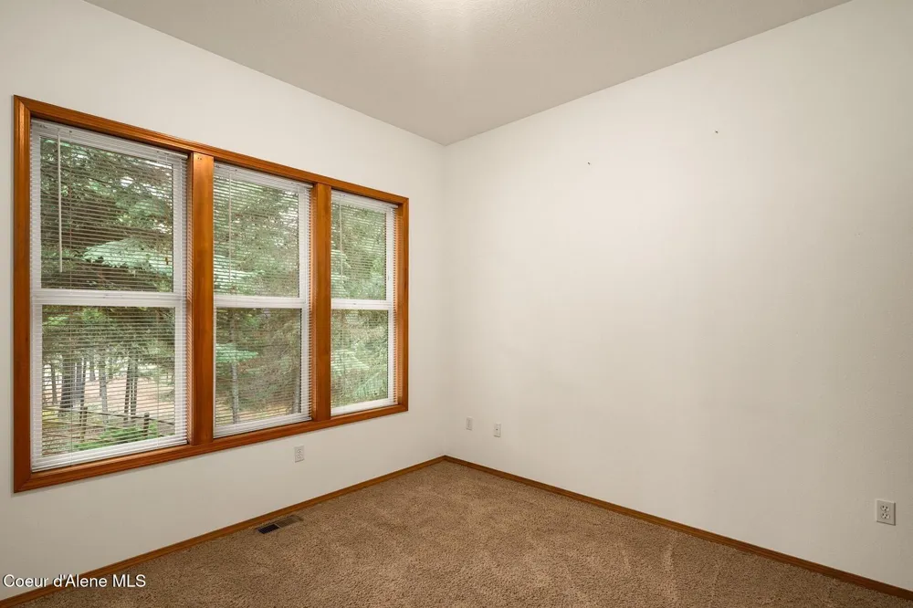 7001 E Chattaroy Road Chattaroy, WA 99003