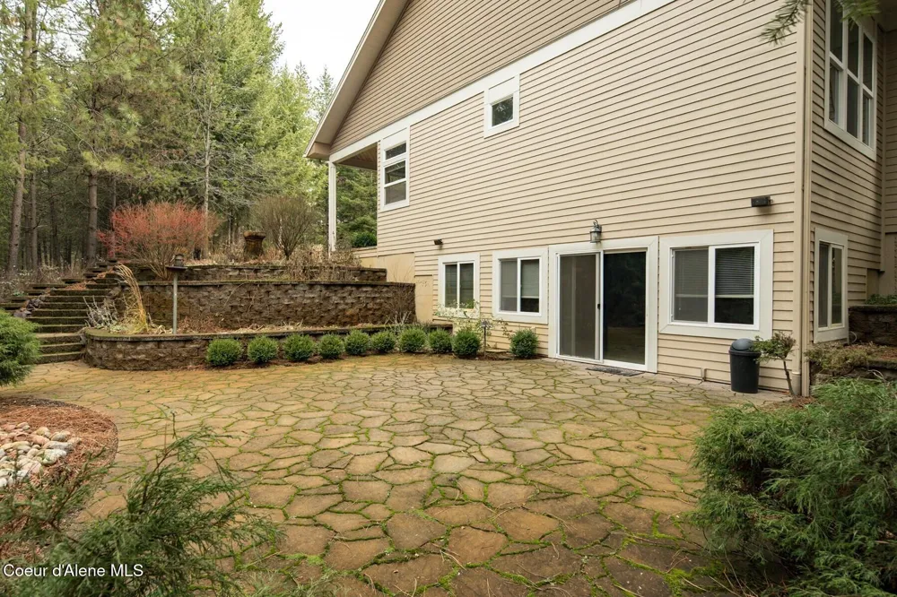 7001 E Chattaroy Road Chattaroy, WA 99003
