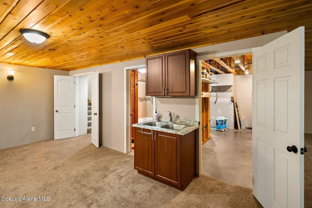 7001 E Chattaroy Road Chattaroy, WA 99003