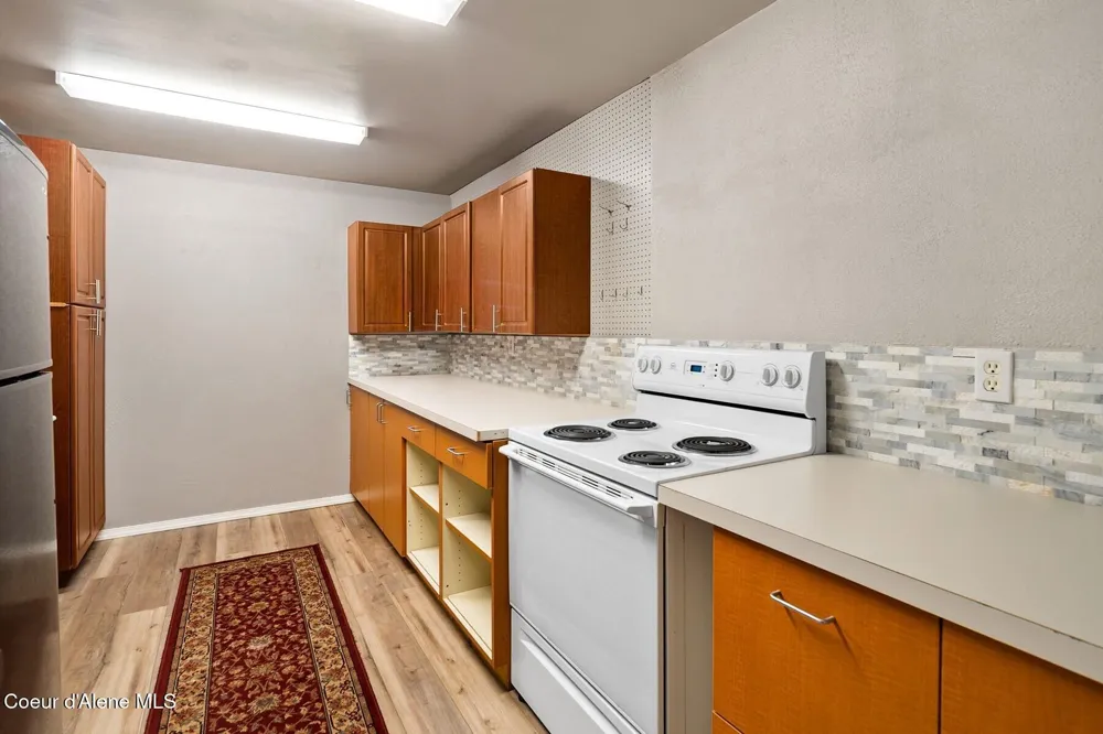 7001 E Chattaroy Road Chattaroy, WA 99003