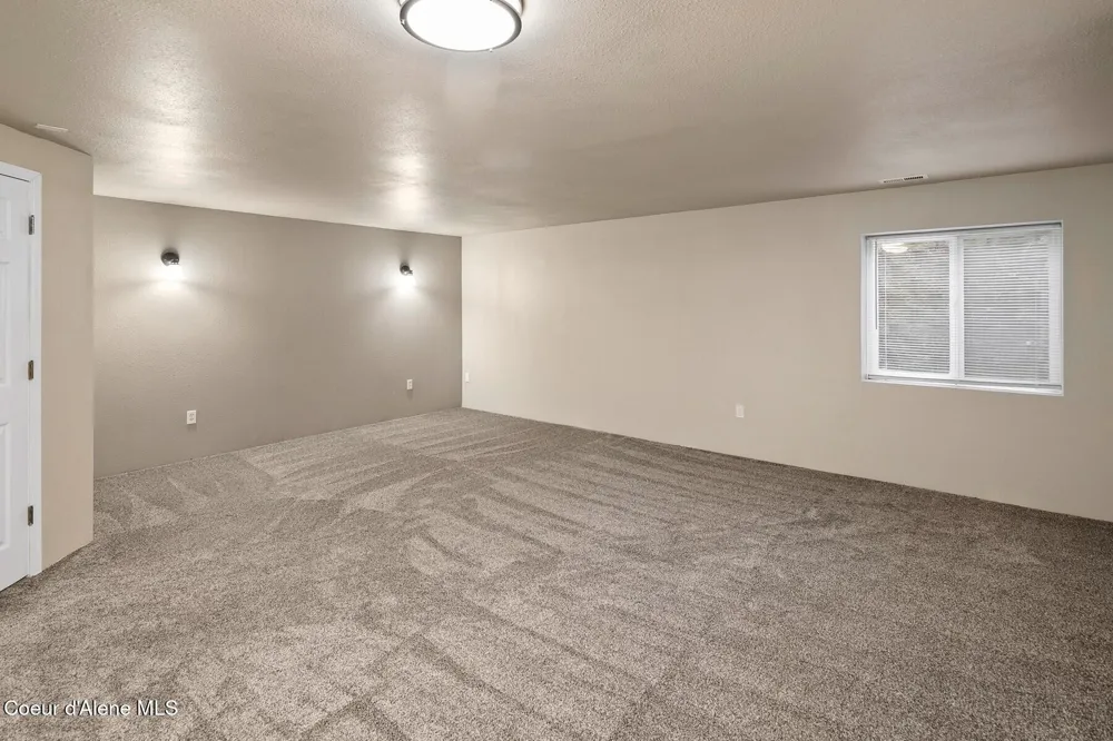 7001 E Chattaroy Road Chattaroy, WA 99003
